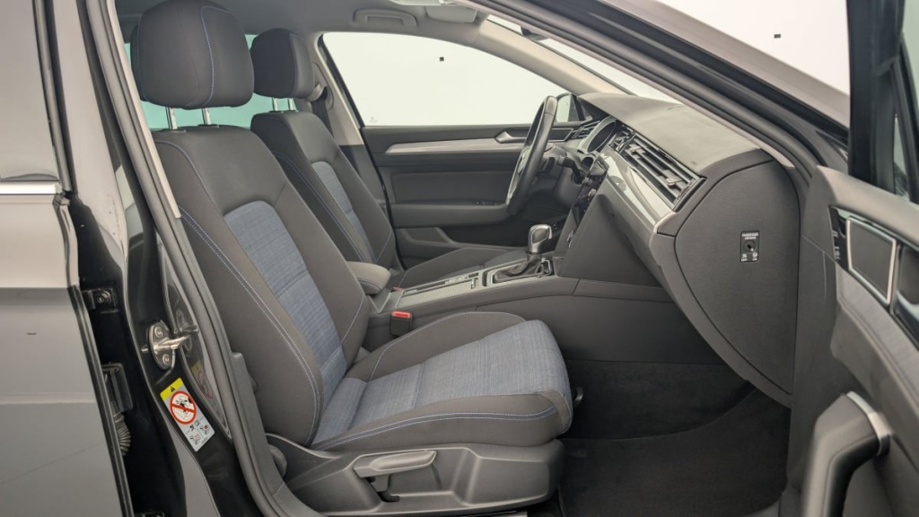VOLKSWAGEN PASSAT SW 1.4 TSI Hybride Rechargeable DSG6 GTE - ref: 1-343602 - Photo 9