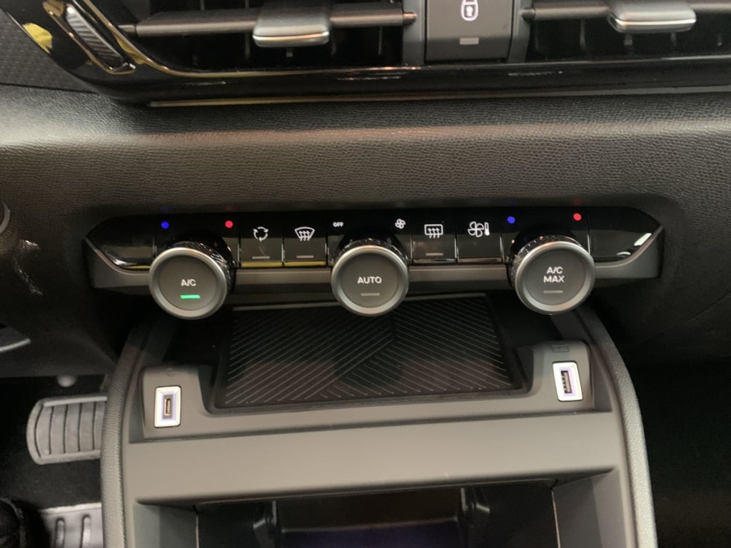 CITROEN C4 Hybride 145 e-DCS6 Business - ref: 1-343720 - Photo 18
