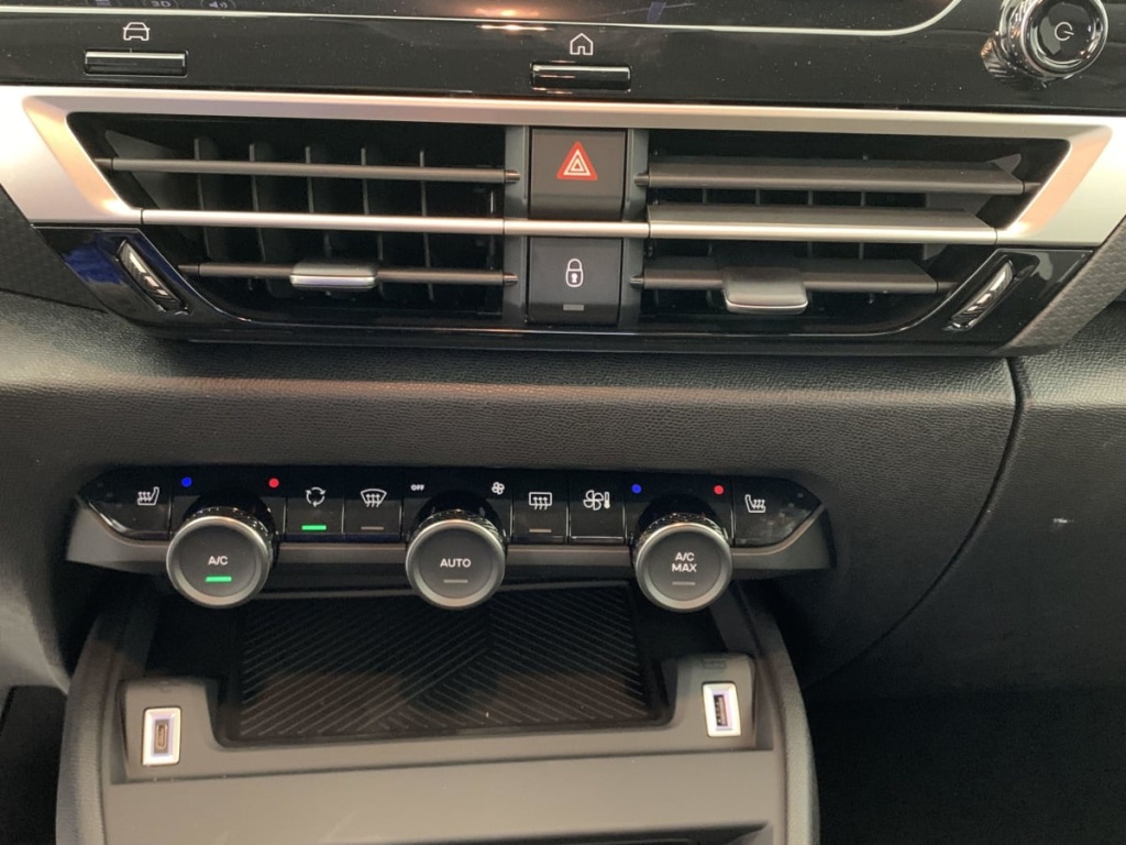 CITROEN C4 Hybride 145 e-DCS6 Max - ref: 1-344457 - Photo 20