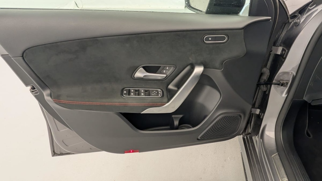 MERCEDES BENZ CLASSE A 200 7G-DCT AMG LINE - ref: 1-345234 - Photo 19