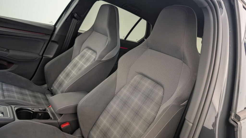 VOLKSWAGEN GOLF 8 2.0 TDI SCR 200 DSG7 GTD - ref: 1-346054 - Photo 16