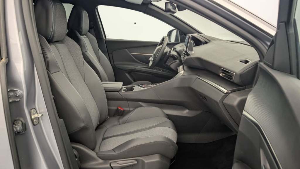 PEUGEOT 3008 Hybrid 180 e-EAT8 Allure Pack - ref: 1-346301 - Photo 9