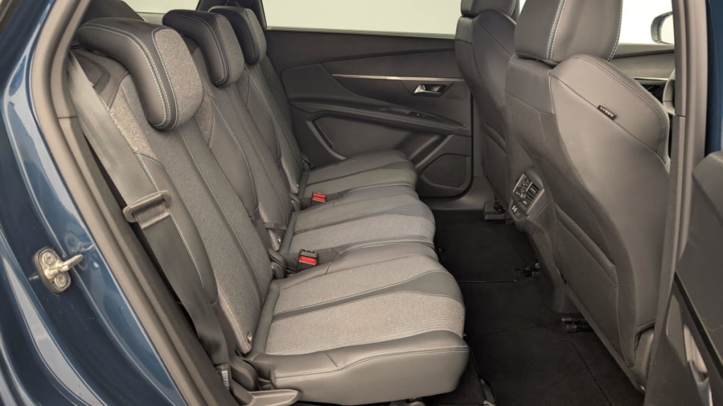 PEUGEOT 5008 Hybrid 136 e-DCS6 Allure Pack - ref: 1-346306 - Photo 10