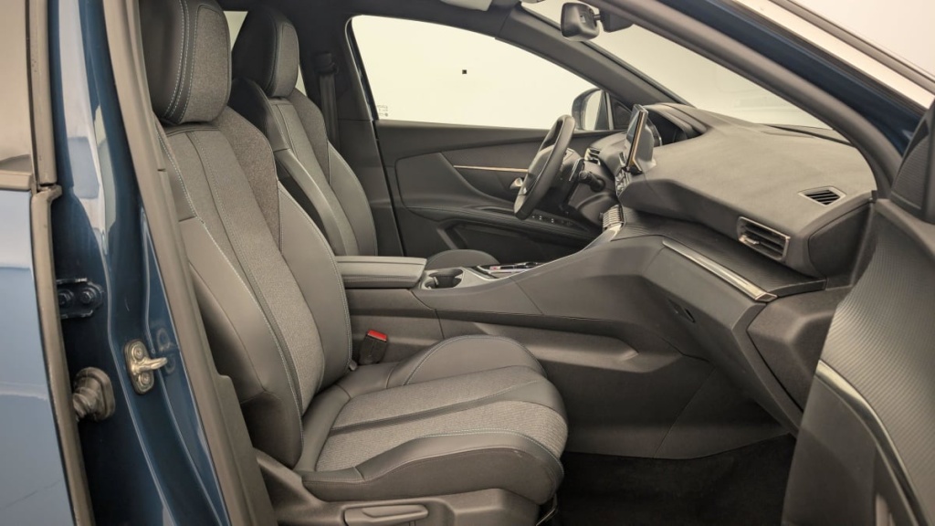 PEUGEOT 5008 Hybrid 136 e-DCS6 Allure Pack - ref: 1-346306 - Photo 9
