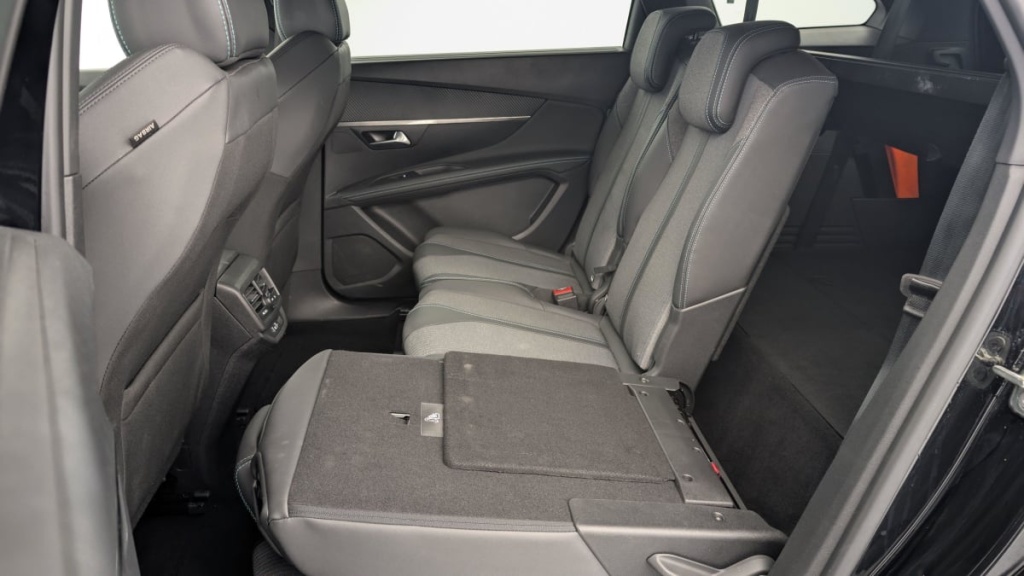 PEUGEOT 5008 Hybrid 136 e-DCS6 Allure Pack - ref: 1-346308 - Photo 12
