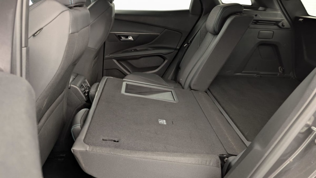 PEUGEOT 3008 PureTech 130ch S S BVM6 Allure Pack - ref: 1-346312 - Photo 12