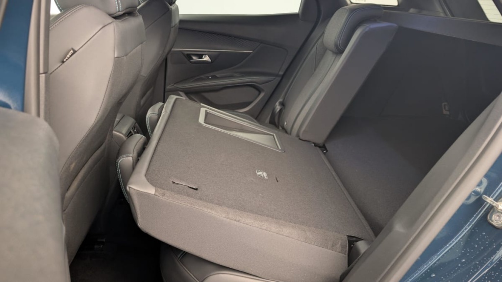 PEUGEOT 3008 Hybrid 180 e-EAT8 Allure Pack - ref: 1-346317 - Photo 12