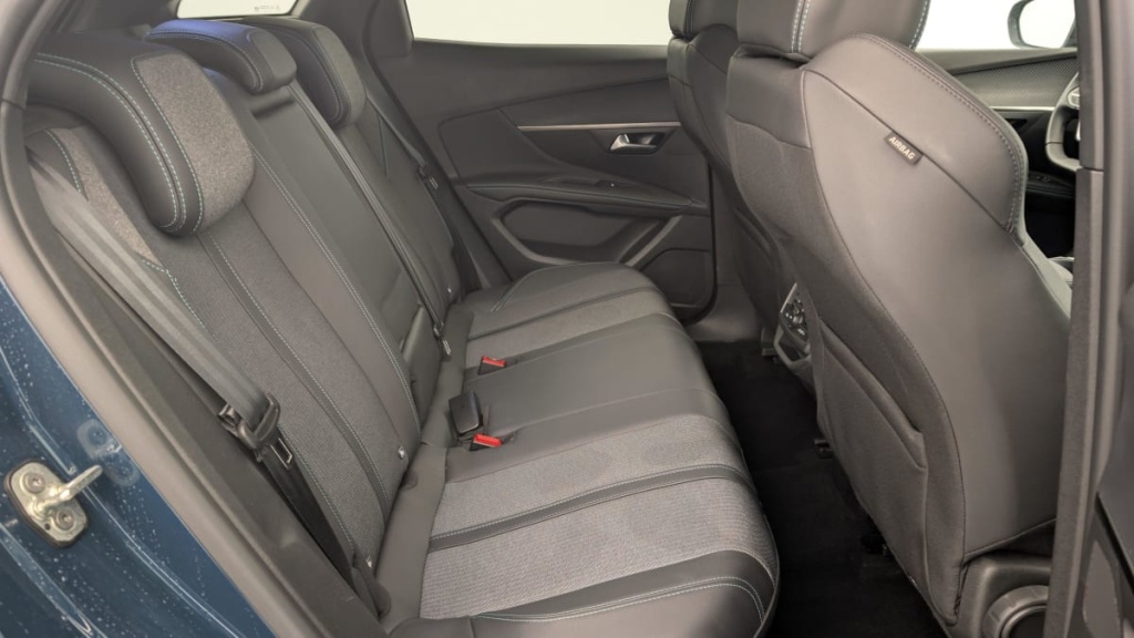 PEUGEOT 3008 PureTech 130ch S S BVM6 Allure Pack - ref: 1-346327 - Photo 10