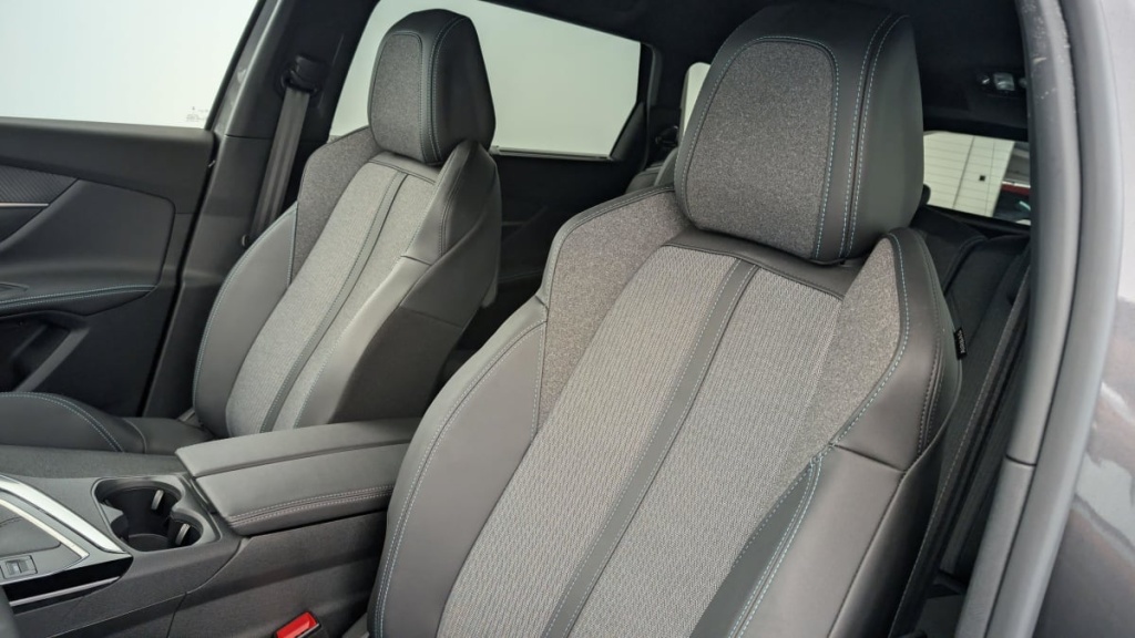 PEUGEOT 5008 PureTech 130ch S S BVM6 Allure Pack - ref: 1-346329 - Photo 16