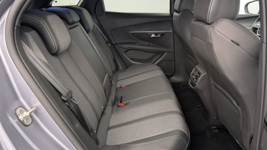 PEUGEOT 3008 PureTech 130ch S S BVM6 Allure Pack - ref: 1-346400 - Photo 10