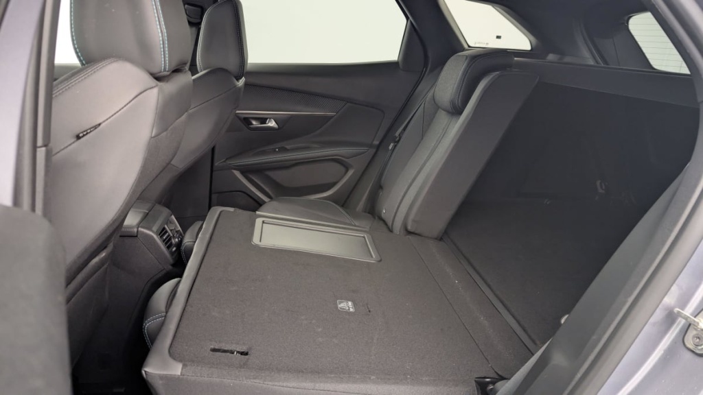 PEUGEOT 3008 PureTech 130ch S S BVM6 Allure Pack - ref: 1-346402 - Photo 12