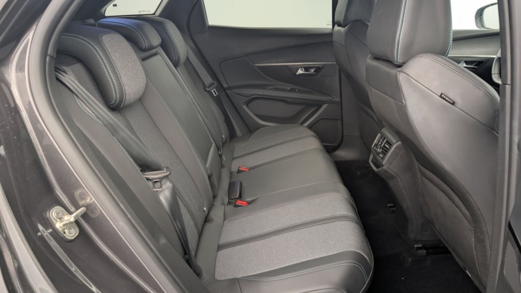 PEUGEOT 3008 PureTech 130ch S S BVM6 Allure Pack - ref: 1-346428 - Photo 10