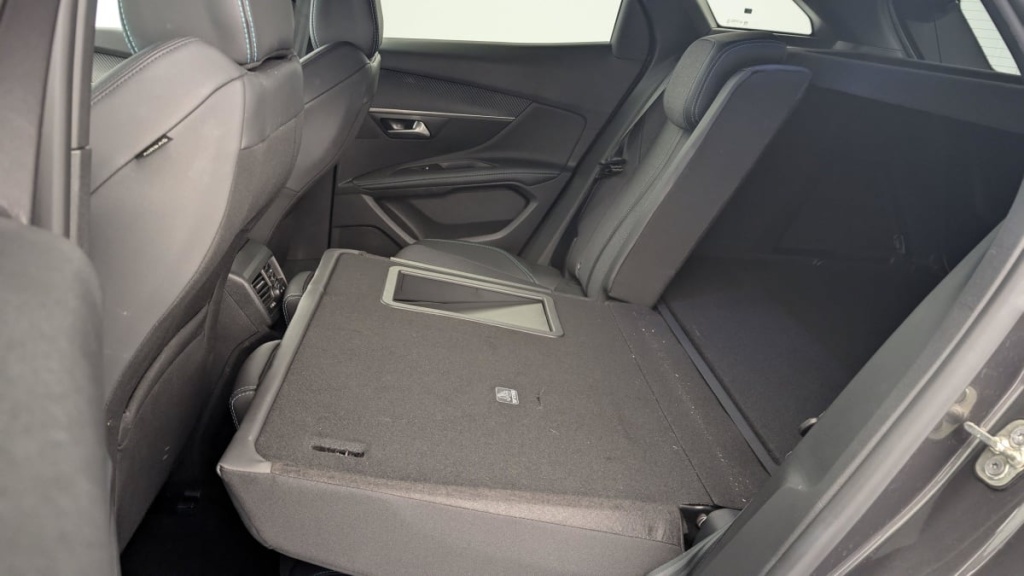PEUGEOT 3008 PureTech 130ch S S BVM6 Allure Pack - ref: 1-346428 - Photo 12