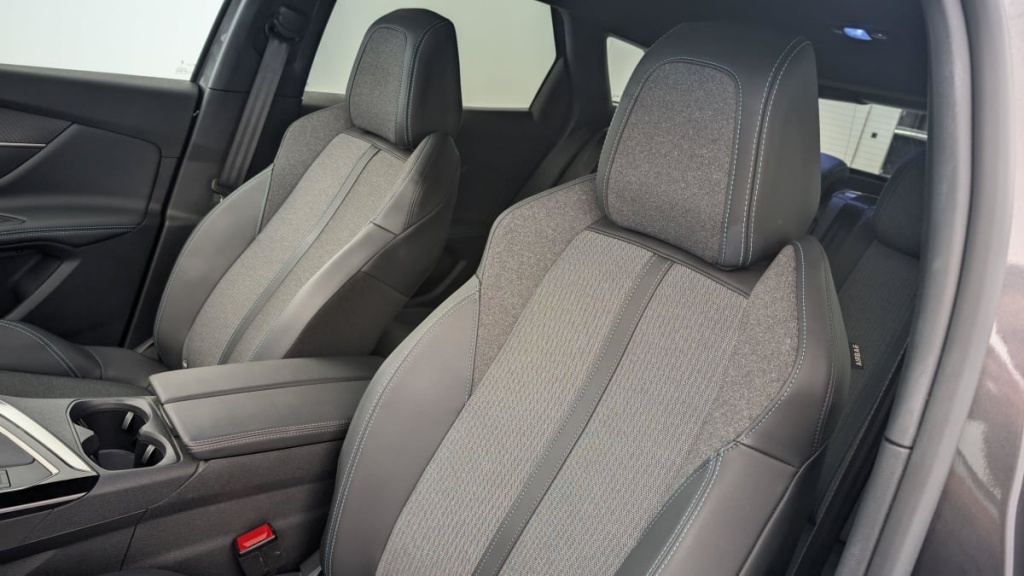 PEUGEOT 3008 PureTech 130ch S S BVM6 Allure Pack - ref: 1-346428 - Photo 16