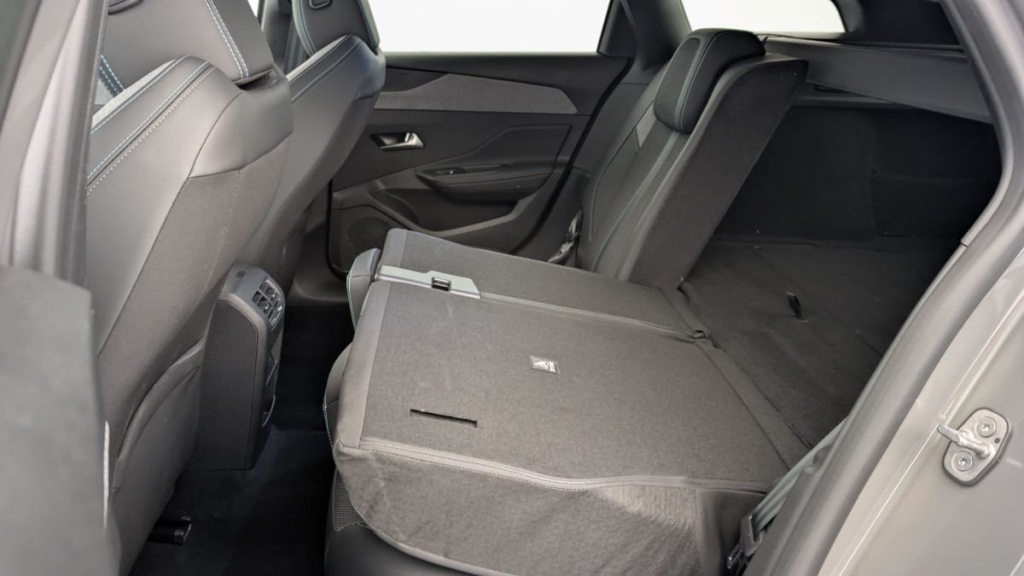 PEUGEOT 308 SW PureTech 130ch S S BVM6 Allure - ref: 1-346549 - Photo 12