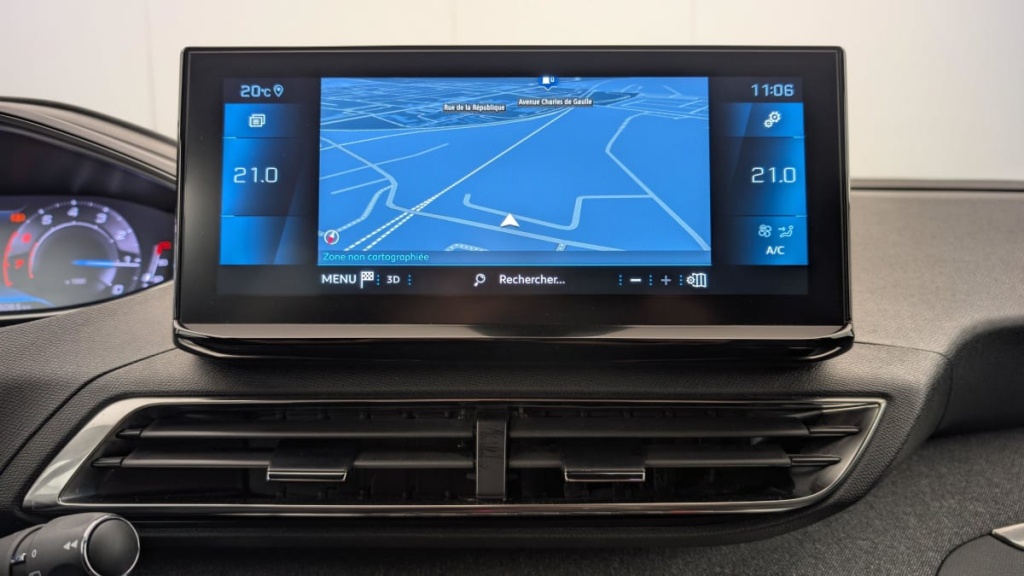 PEUGEOT 5008 PureTech 130ch S S BVM6 Allure Pack - ref: 1-346580 - Photo 17
