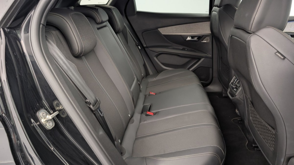 PEUGEOT 3008 Hybrid 136 e-DCS6 GT - ref: 1-346588 - Photo 10