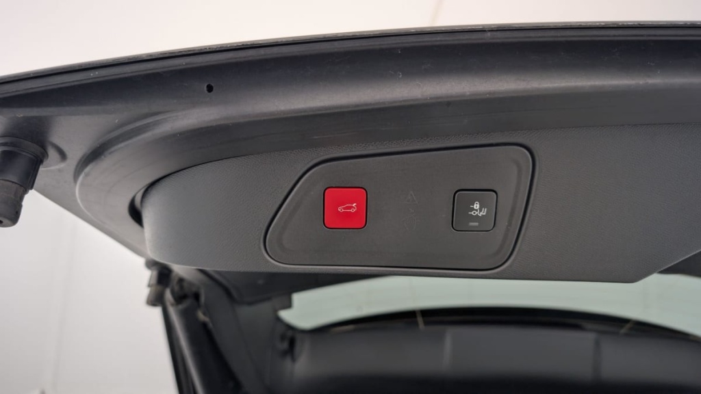 PEUGEOT 3008 Hybrid 136 e-DCS6 GT - ref: 1-346588 - Photo 20