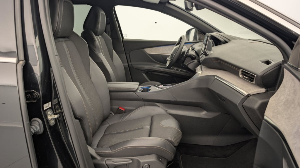 PEUGEOT 3008 Hybrid 136 e-DCS6 GT - ref: 1-346588 - Photo 9