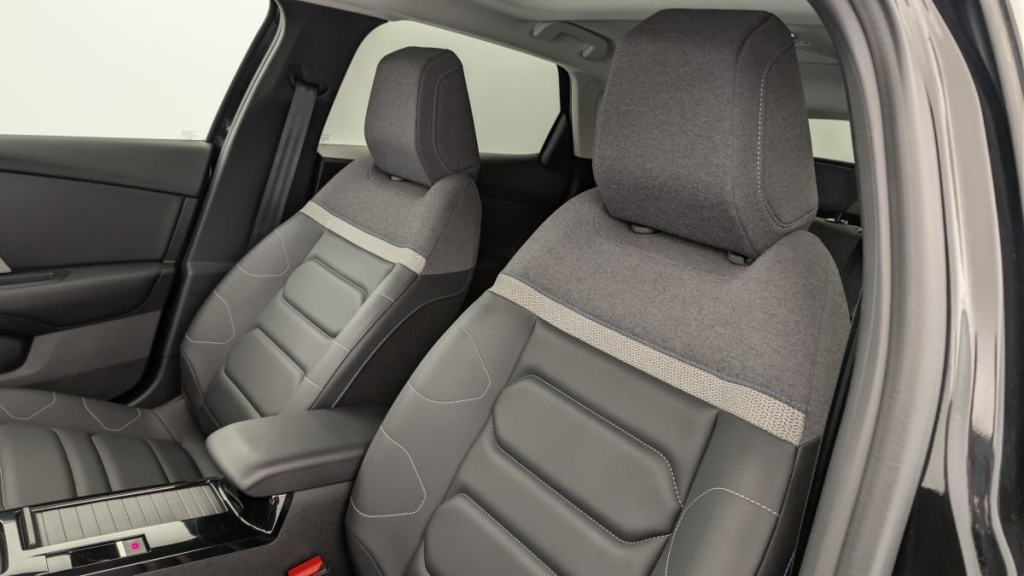 CITROEN C4 PureTech 130 S S BVM6 Shine - ref: 1-346602 - Photo 16