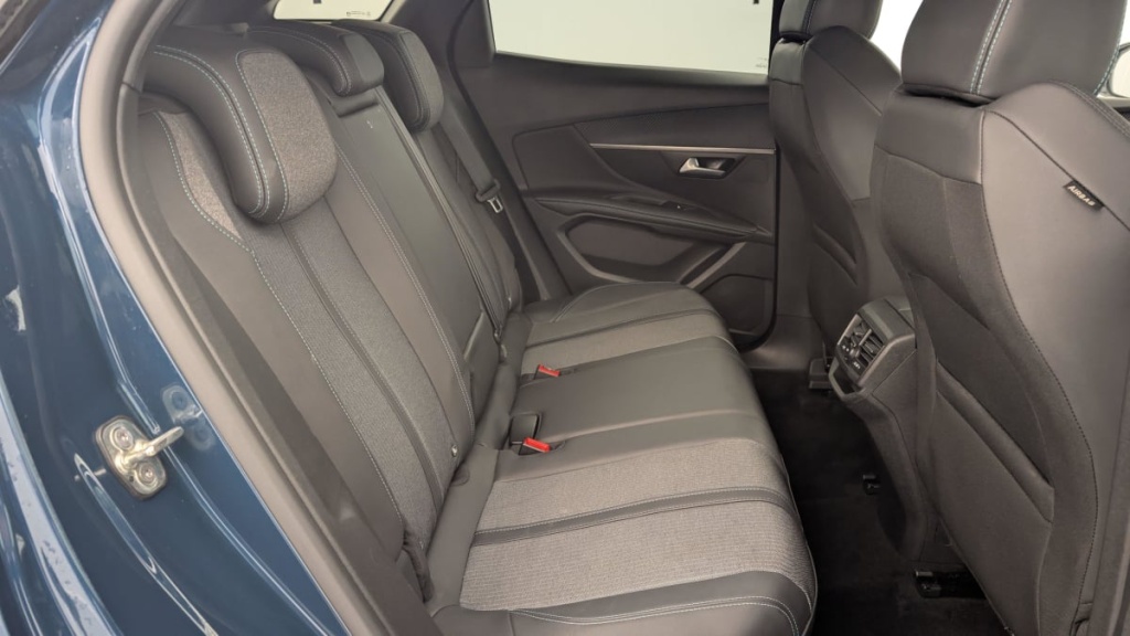 PEUGEOT 3008 Hybrid 136 e-DCS6 Allure Pack - ref: 1-346664 - Photo 10