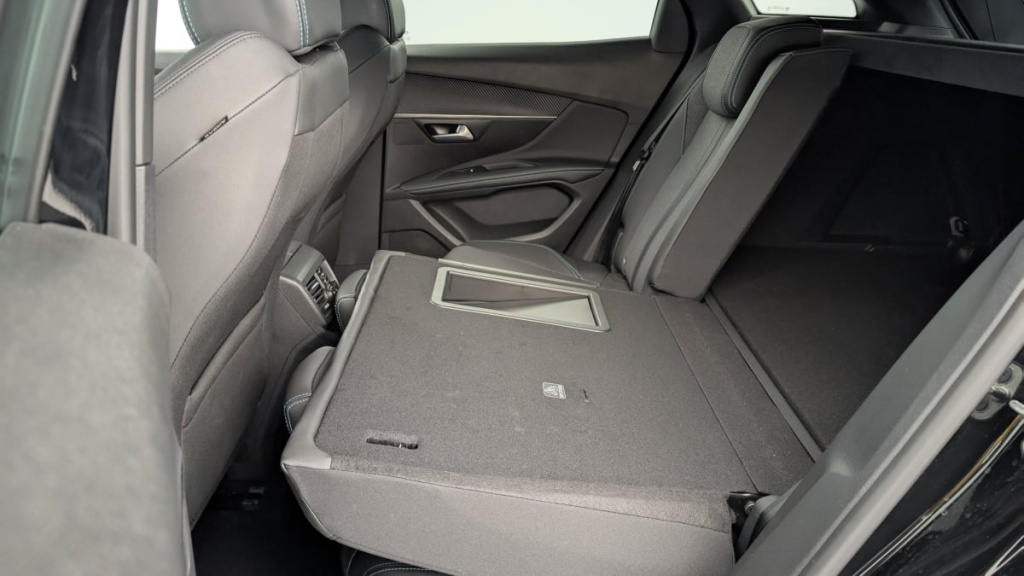 PEUGEOT 3008 Hybrid 136 e-DCS6 Allure Pack - ref: 1-346690 - Photo 12