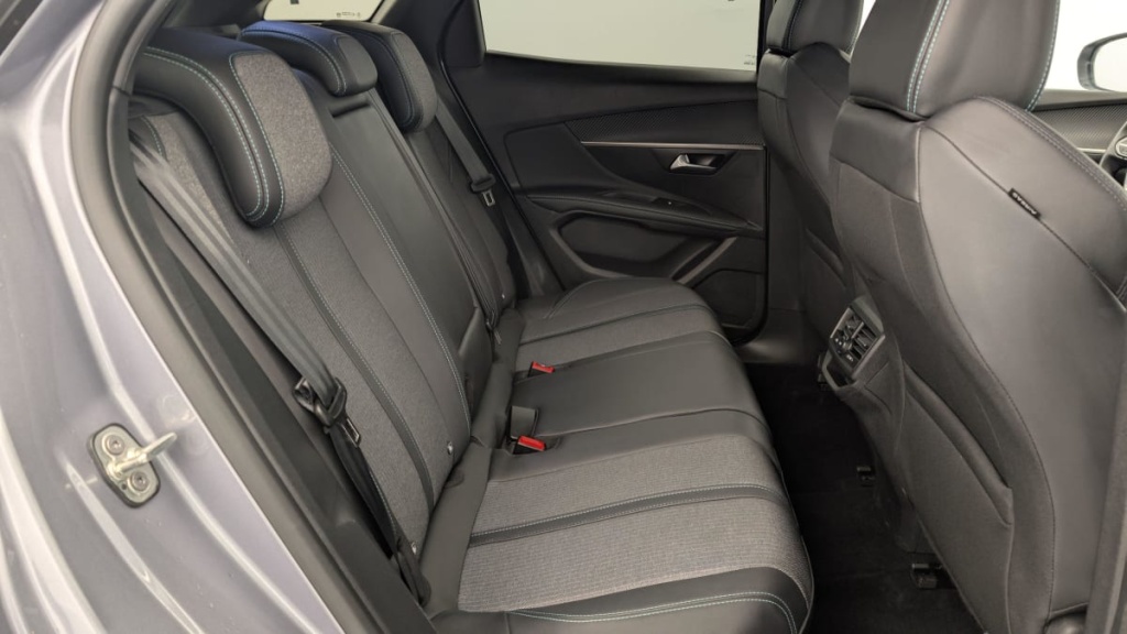 PEUGEOT 3008 Hybrid 136 e-DCS6 Allure Pack - ref: 1-346693 - Photo 10