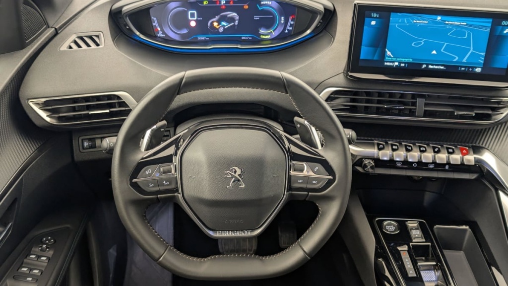PEUGEOT 3008 Hybrid 136 e-DCS6 Allure Pack - ref: 1-346693 - Photo 13