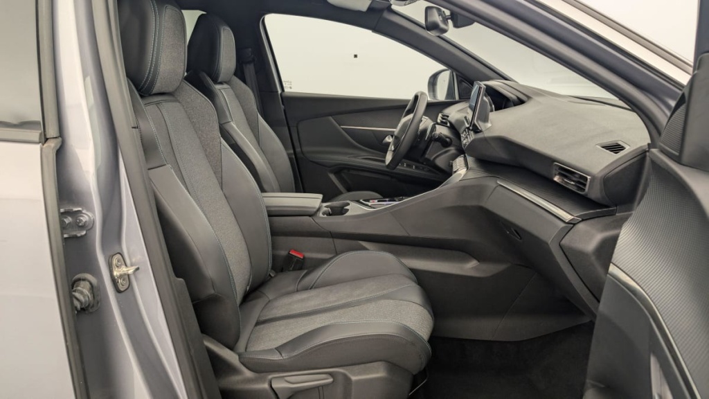 PEUGEOT 3008 Hybrid 136 e-DCS6 Allure Pack - ref: 1-346693 - Photo 9