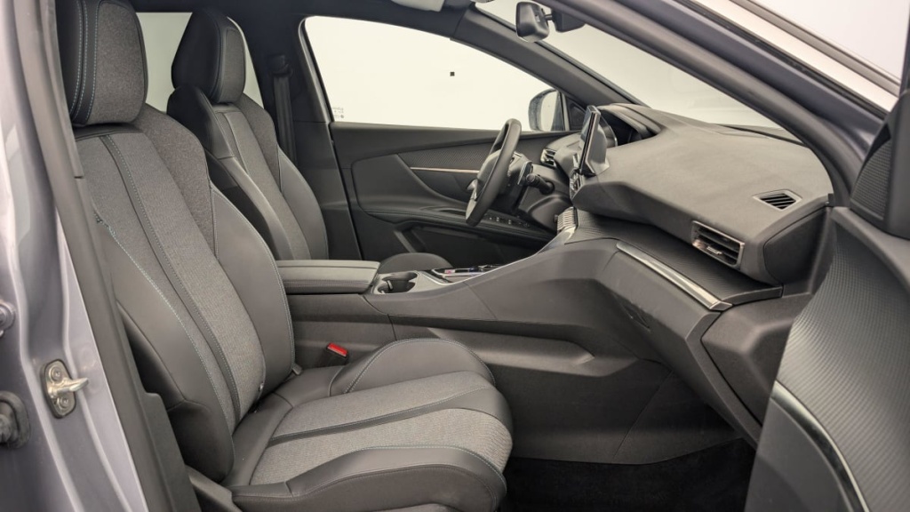 PEUGEOT 3008 Hybrid 136 e-DCS6 Allure Pack - ref: 1-346697 - Photo 9