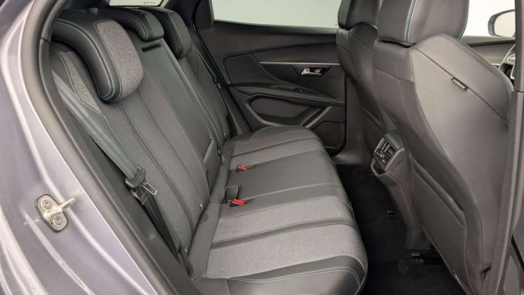 PEUGEOT 3008 Hybrid 136 e-DCS6 Allure Pack - ref: 1-346699 - Photo 10