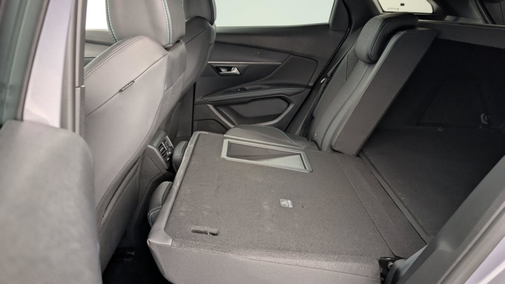 PEUGEOT 3008 Hybrid 136 e-DCS6 Allure Pack - ref: 1-346699 - Photo 12