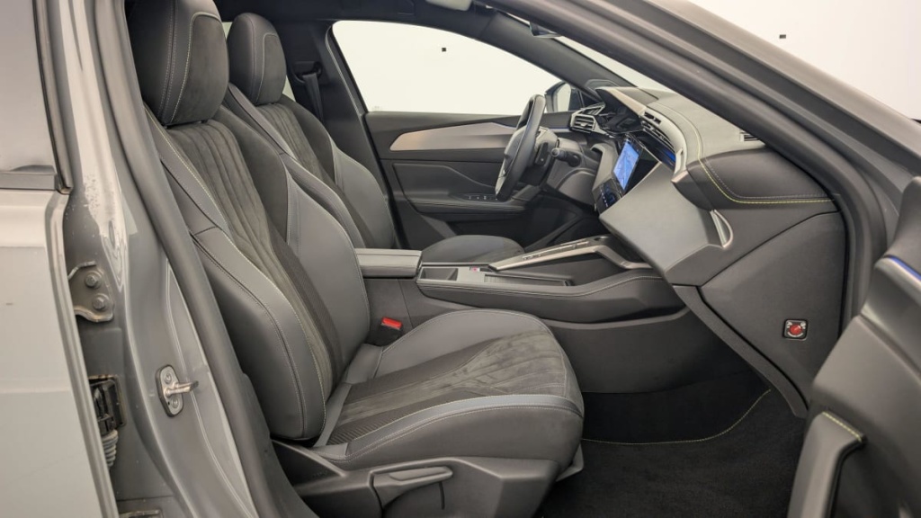 PEUGEOT 408 PHEV 180 e-EAT8 GT - ref: 1-346738 - Photo 9