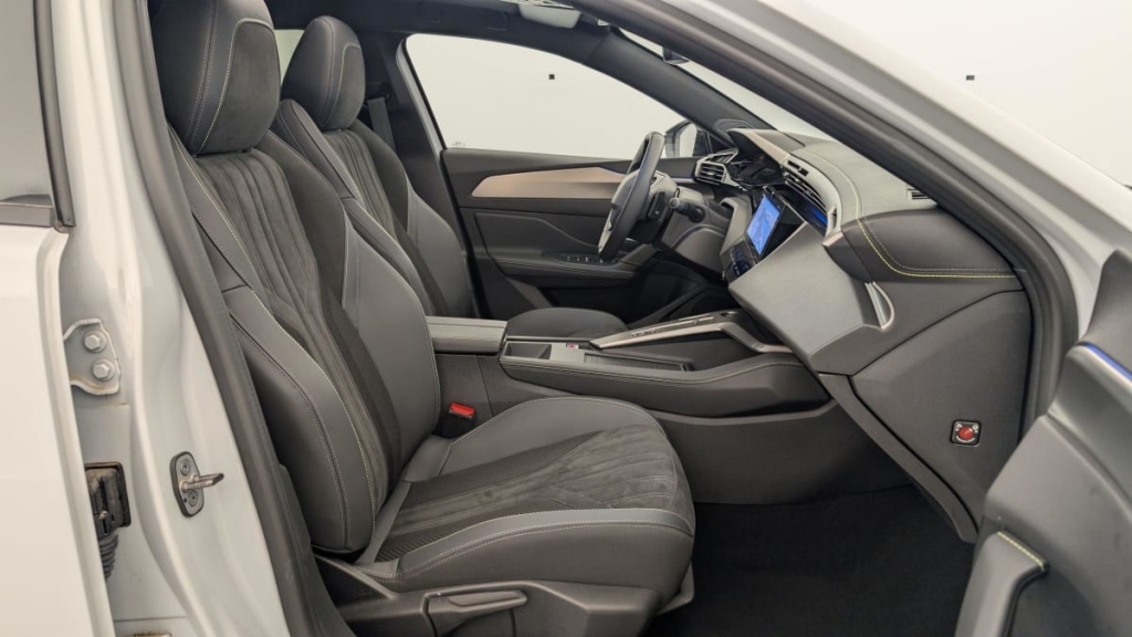 PEUGEOT 408 PHEV 225 e-EAT8 GT - ref: 1-346769 - Photo 9