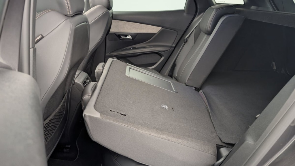 PEUGEOT 3008 Hybrid4 300 e-EAT8 GT - ref: 1-346773 - Photo 12