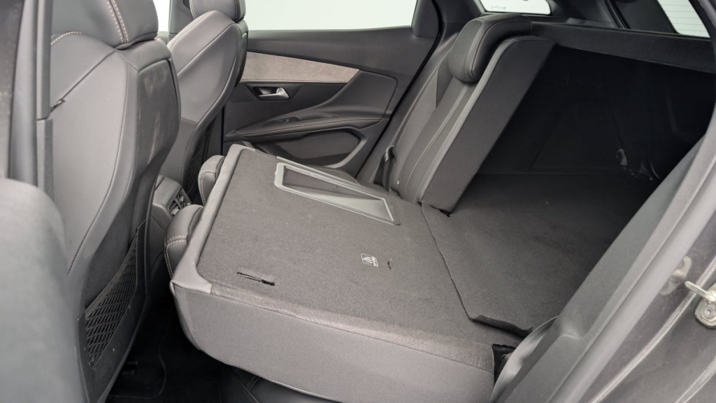 PEUGEOT 3008 Hybrid4 300 e-EAT8 GT - ref: 1-346775 - Photo 12