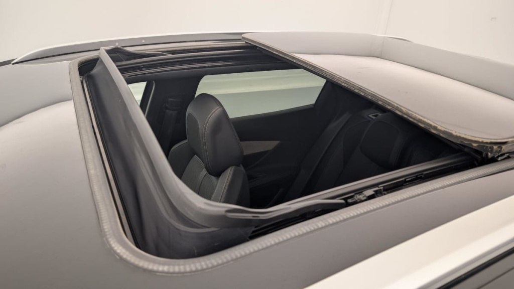 PEUGEOT 3008 Hybrid4 300 e-EAT8 GT - ref: 1-346776 - Photo 18