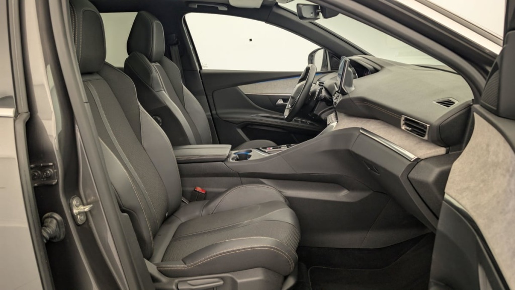 PEUGEOT 3008 Hybrid4 300 e-EAT8 GT - ref: 1-346776 - Photo 8