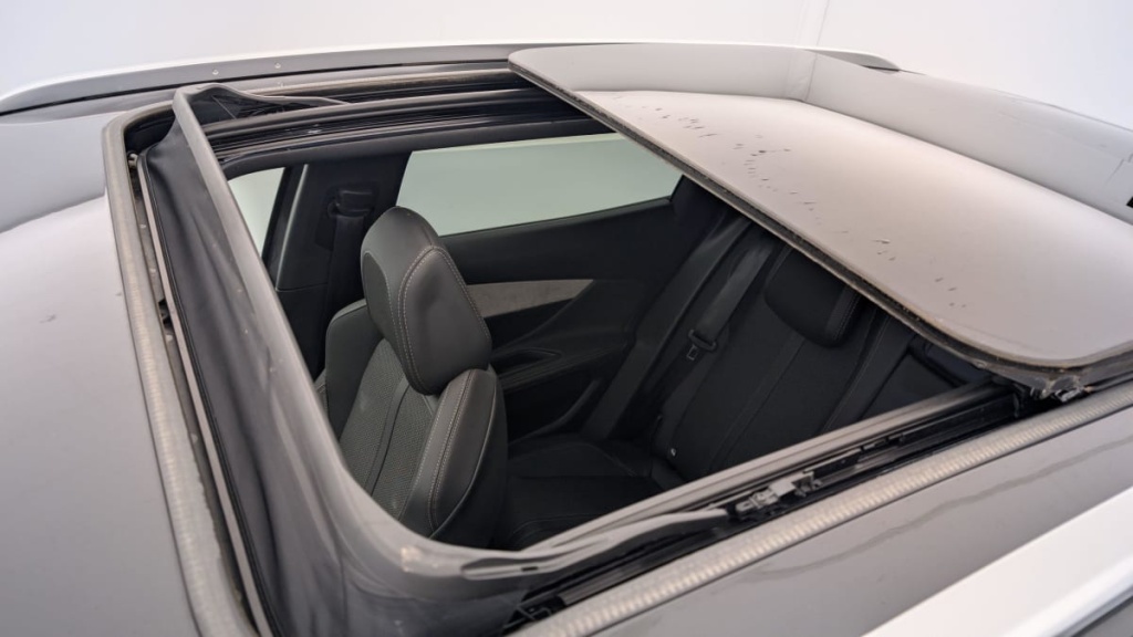 PEUGEOT 3008 Hybrid 225 e-EAT8 GT - ref: 1-346808 - Photo 19