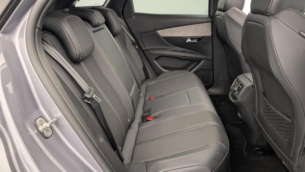 PEUGEOT 3008 Hybrid 225 e-EAT8 GT - ref: 1-346810 - Photo 10