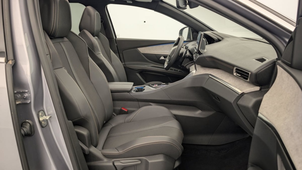PEUGEOT 3008 Hybrid 225 e-EAT8 GT - ref: 1-346810 - Photo 9