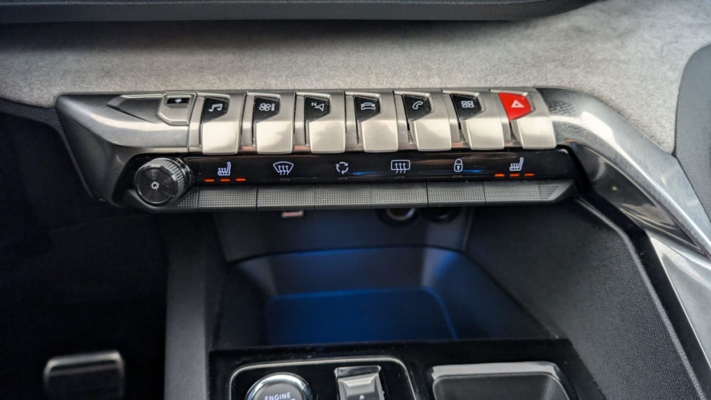 PEUGEOT 3008 Hybrid4 300 e-EAT8 GT - ref: 1-346827 - Photo 20