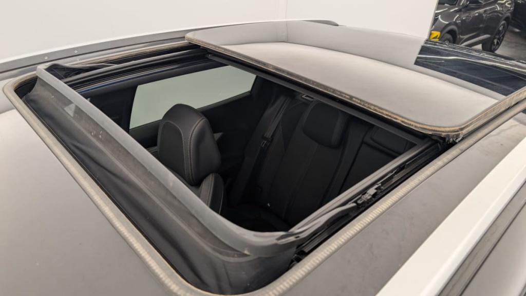 PEUGEOT 3008 Hybrid4 300 e-EAT8 GT - ref: 1-346832 - Photo 20
