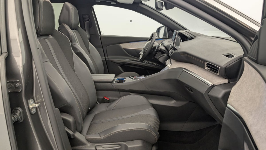 PEUGEOT 3008 Hybrid4 300 e-EAT8 GT - ref: 1-346832 - Photo 9