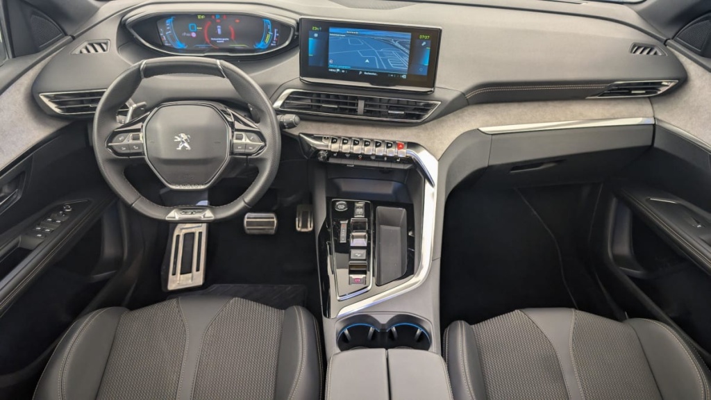 PEUGEOT 3008 Hybrid4 300 e-EAT8 GT - ref: 1-346833 - Photo 13