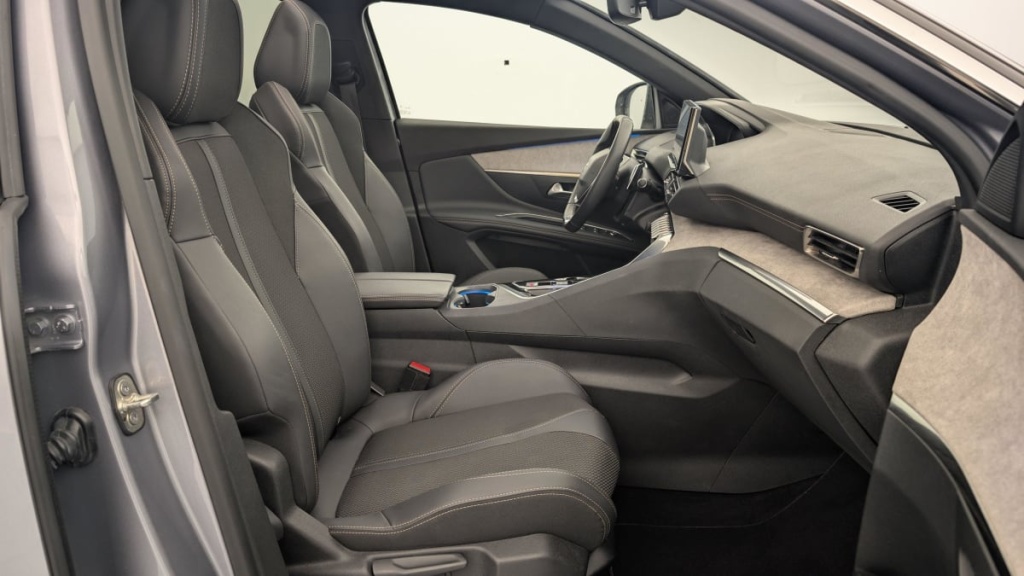 PEUGEOT 3008 Hybrid4 300 e-EAT8 GT - ref: 1-346833 - Photo 9