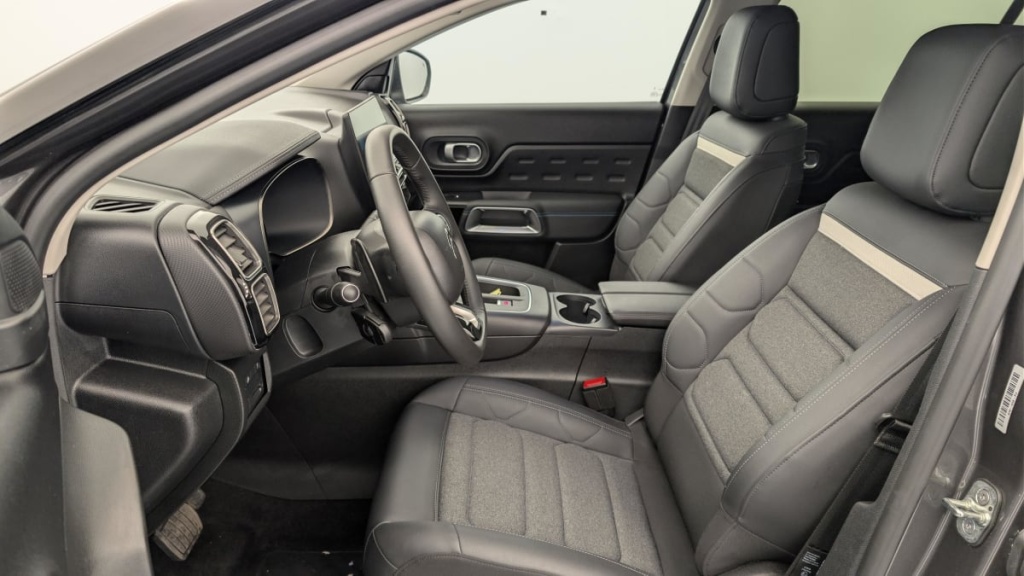 CITROEN C5 Aircross Hybride Rechargeable 225 e-EAT8 Plus - ref: 1-346909 - Photo 16