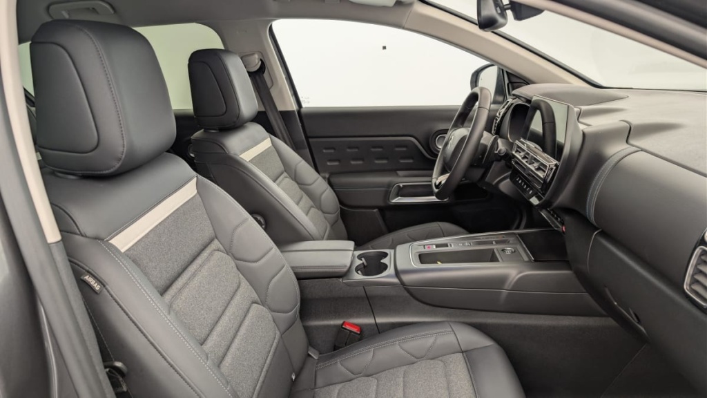 CITROEN C5 Aircross Hybride Rechargeable 225 e-EAT8 Plus - ref: 1-346909 - Photo 9