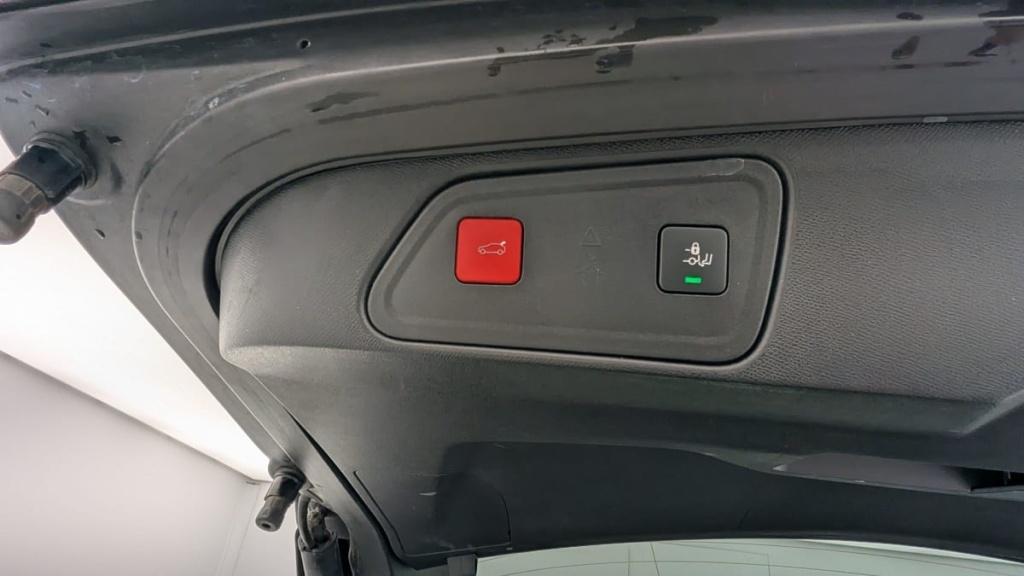 PEUGEOT 3008 Hybrid4 300 e-EAT8 GT - ref: 1-346916 - Photo 17