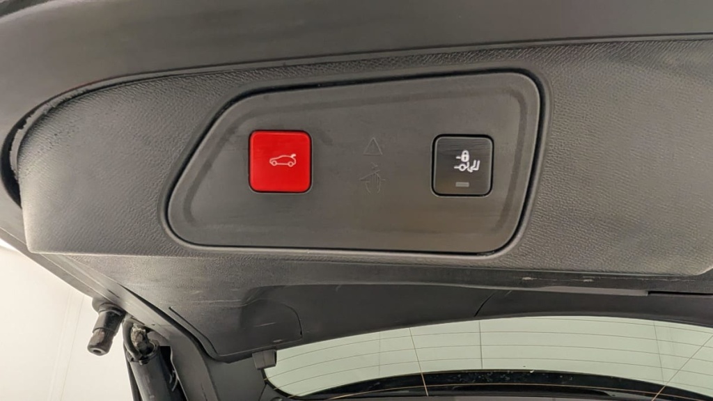 PEUGEOT 3008 Hybrid4 300 e-EAT8 GT - ref: 1-346918 - Photo 19